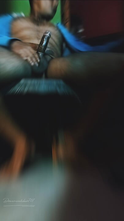 Bengalski dečko u prugastom showu