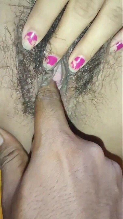 Epischer moment aus "Indisches hausfrau-sexvideo mit nachbarsjungen und schmutziger sex mit ihm"