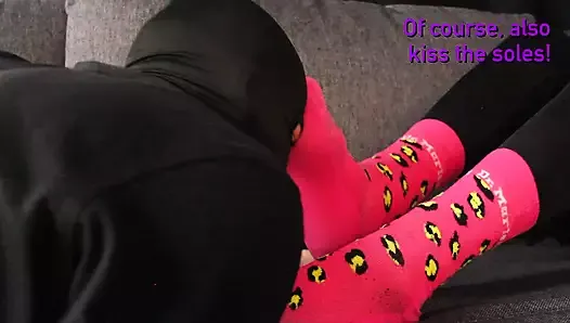 tGoS – 33 days worn pink leopard Dr. Martens socks
