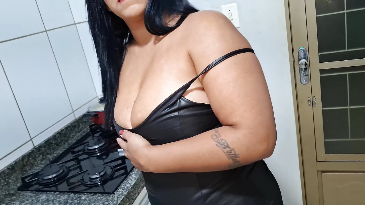 Horny Wife Begging for Cock in the Kitchen - Hairy Creampie