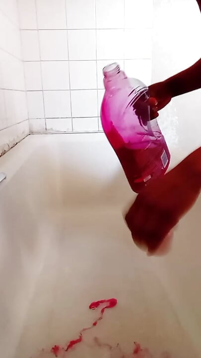 Wenn du lachen und gleichzeitig geil werden willst, schau dir dieses Video an