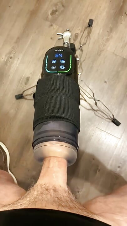 This Hands Free Toy Makes Me Spew Multiple Cum Loads!