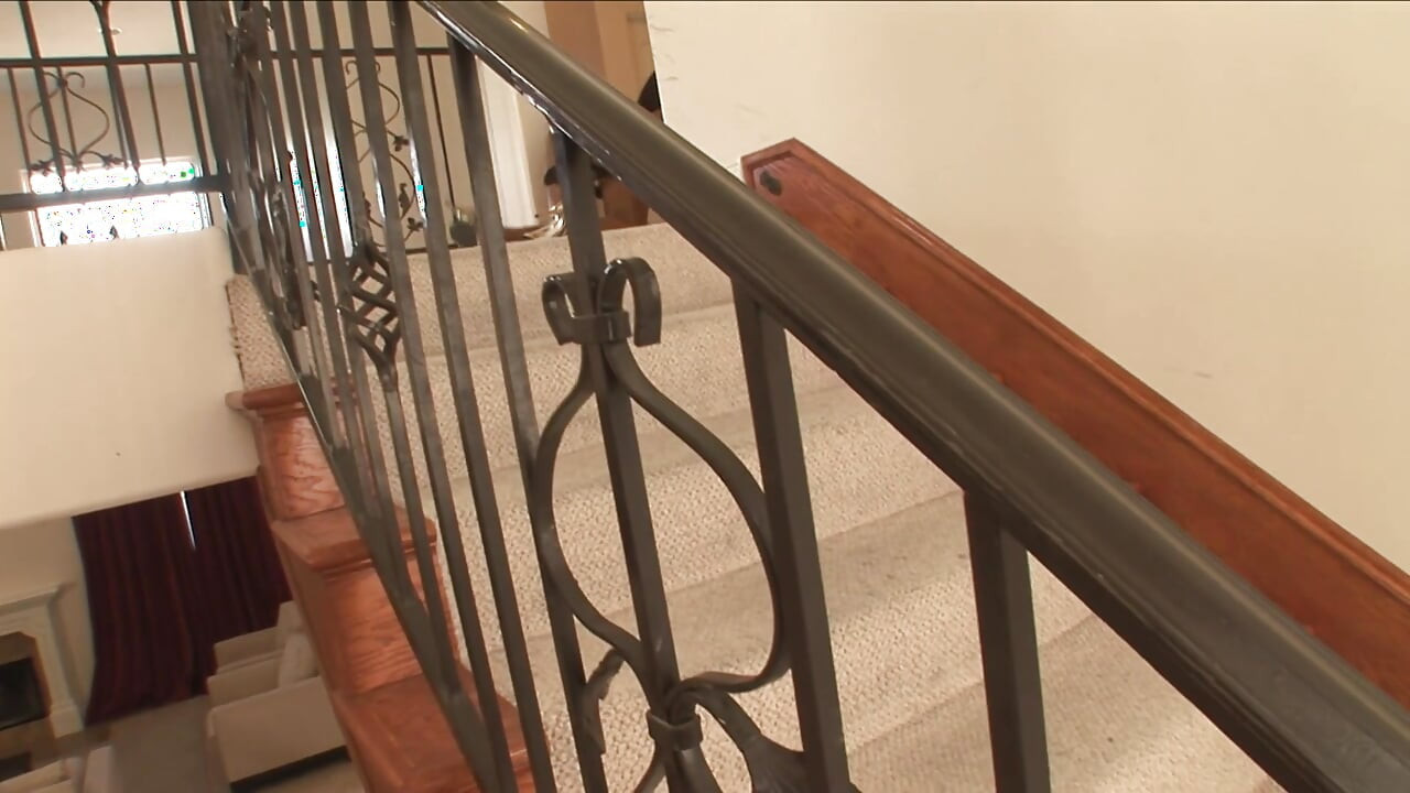 Sofa penuh kontol berat dari sofa berair terlihat indah penuh dengan facial