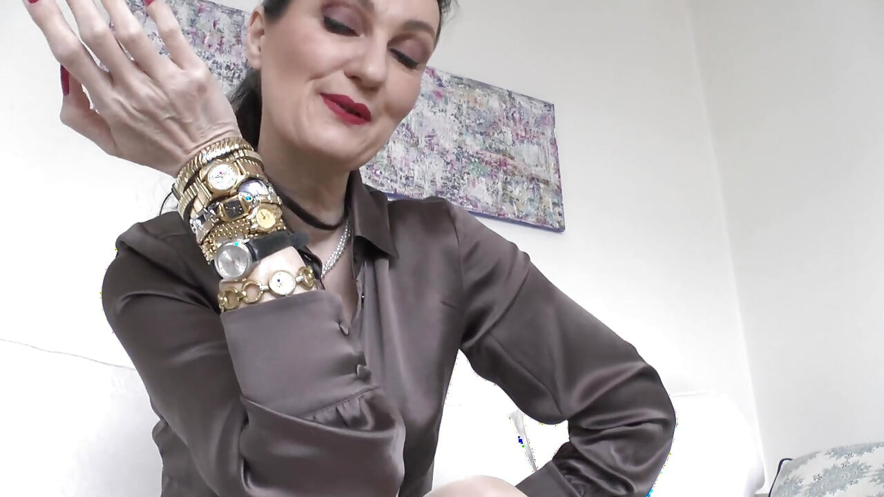 После наследования Watch Sexy Смотреть звуки во время мастурбации, леди Виктория Валенте