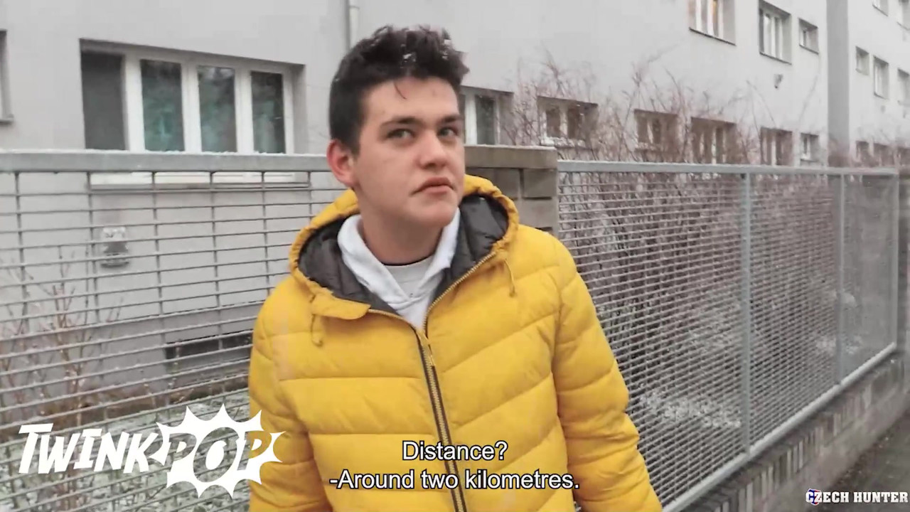 他在去买烟的路上遇到了一个愿意给他额外爱的男人 - twink pop