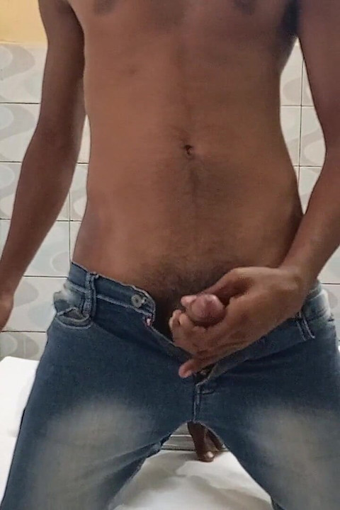 ควยฉันแรงมาก วิดีโอเย็ดหนุ่มอินเดีย Dasi