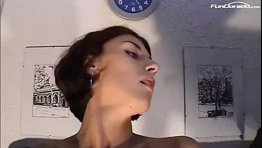 Pussy teasing retro heassliche amateurin zeigt was sie hat