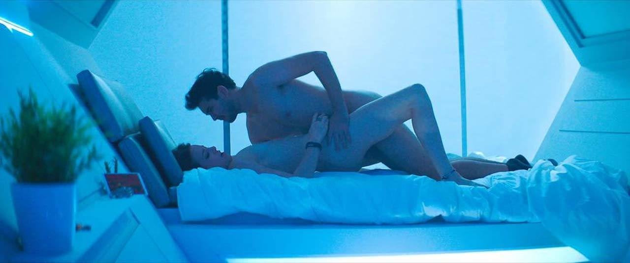 Valerie bentson naken sex i framtida sex på scandalplanet.com