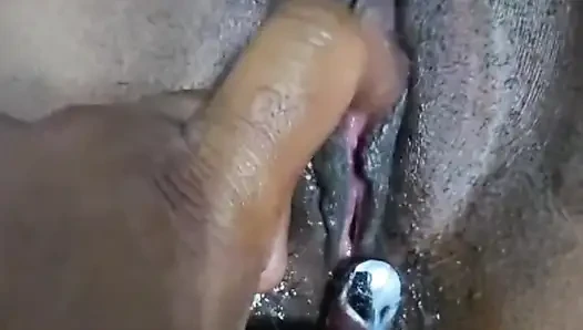 Bellestarre pertama kali melakukan anal