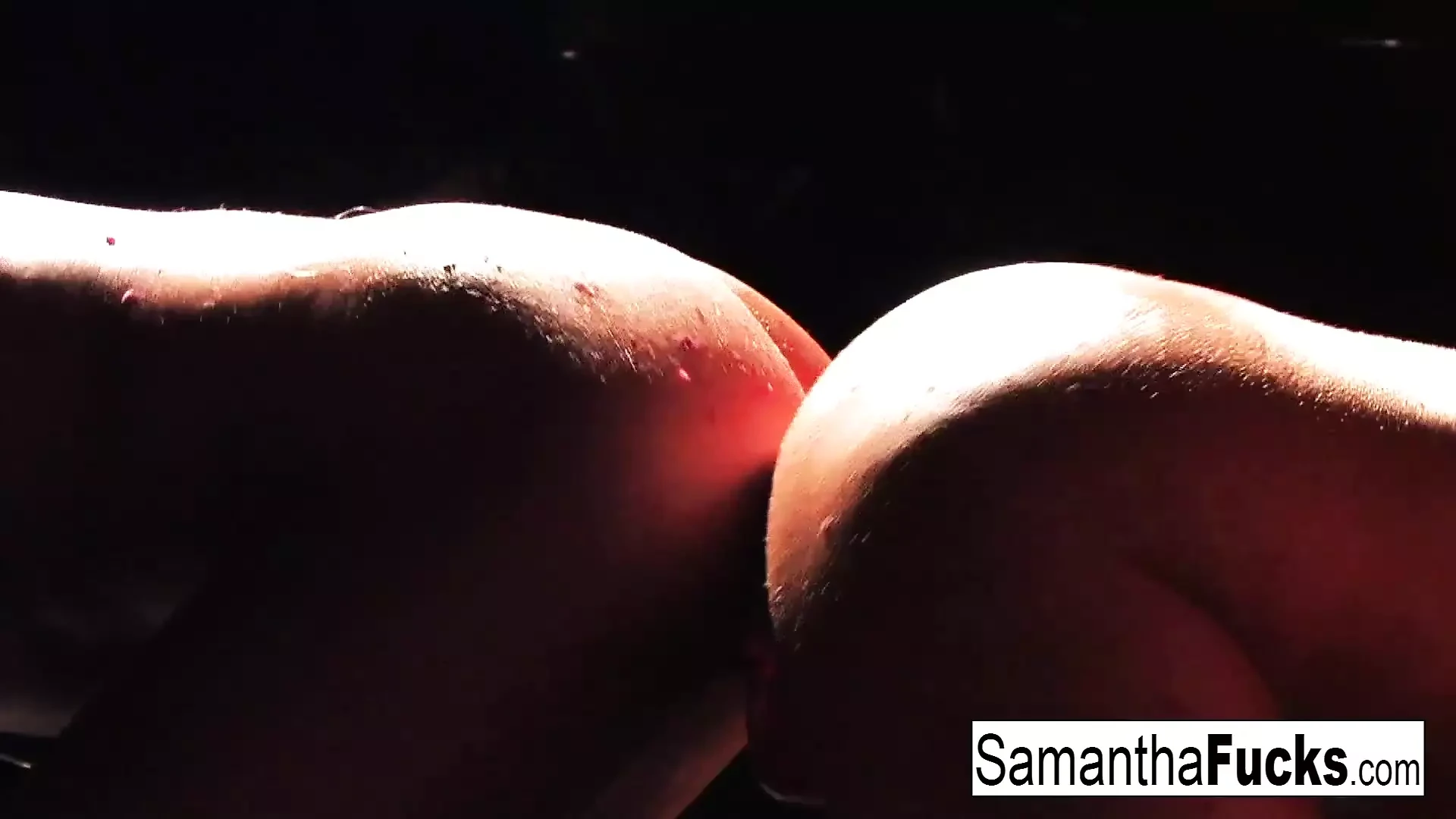 Samantha saint和victoria white玩蜡烛蜡