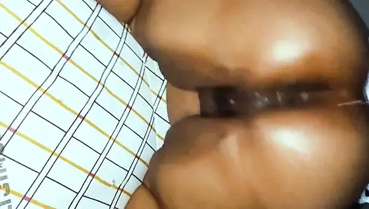 Она хотела попробовать анал, но мой хуй был слишком большим для ее супер-тугого анала, ей удалось это в конце