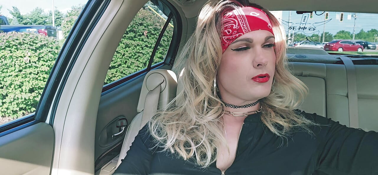 Kylie Babes Smoking Fetish Car Play