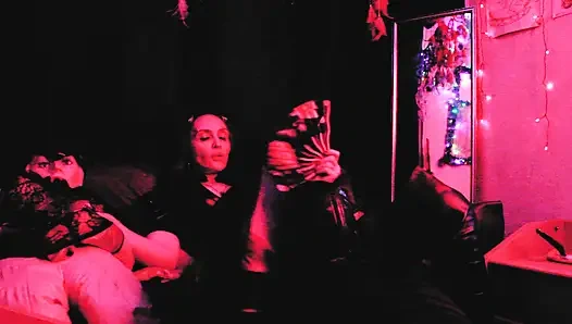 Резиновая рабыня с киской Eva Latex и женское доминирование, фетиш сапоги БДСМ-извращенная милфа с большой задницей