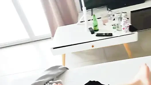 Vajinamı ve popomu iyice sikip iç çamaşırıma boşalıyor