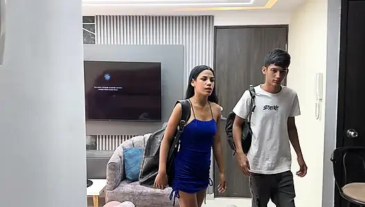 Latin üvey kız kardeşimle bir otel odasını paylaşıyorum ve büyük götünü sikiyorum, lezzetli amından intikam alıyorum. Erickandzoe ile ev yapımı seks