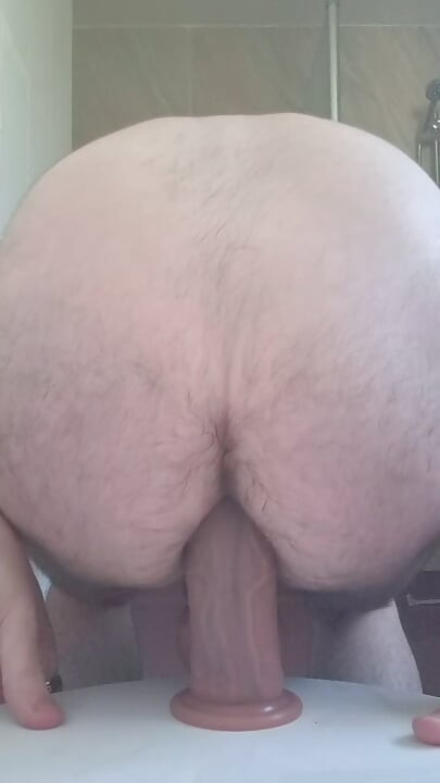 Joebeatty27 Freshens Up And Has Fun With Big Thick Dildo.