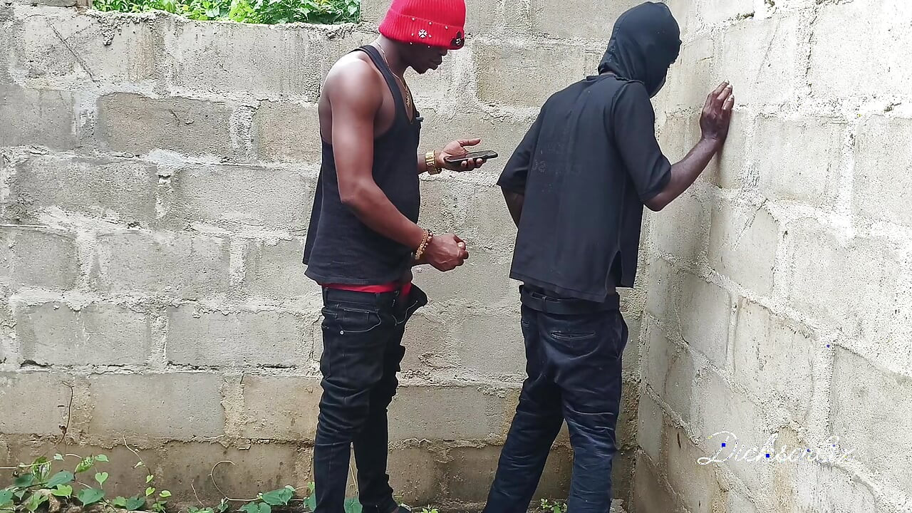 Ebony slime waist bang hard on the wall in an uncompleted building