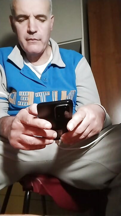 Keseronokan yang diserap menyentak zakar anda dengan keseronokan tulen!