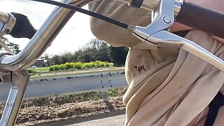 No128 Tack Exposure and Cycling on the Roadside