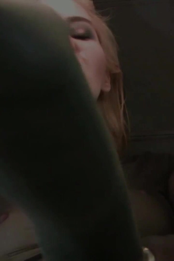 Hand babe