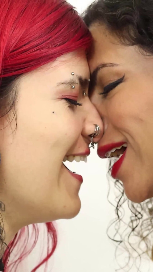 Mibby and Goddess Diaba in Nose Fetish