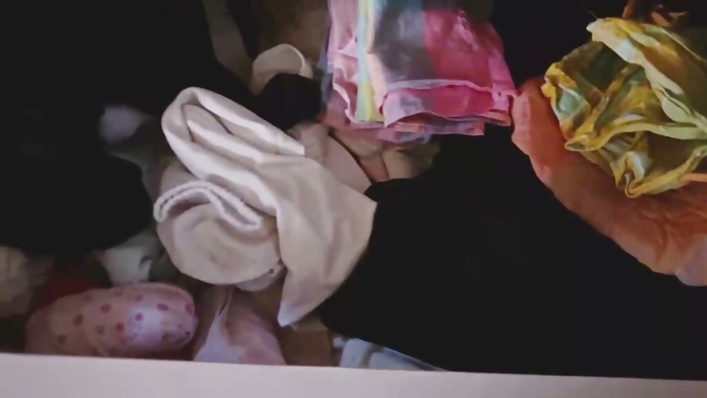 Part 2, Bra sniffing and jerking inside my stepdaughter's room