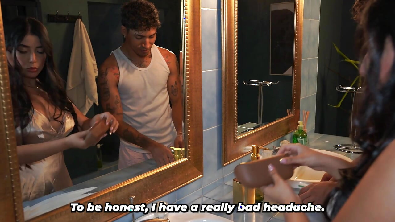 Üvey oğul yanlışlıkla büyük memeli üvey annesini sikiyor - thiago lopez ve lina henao