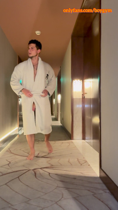 My Big Cock In The Hotel, People Can Discover Me