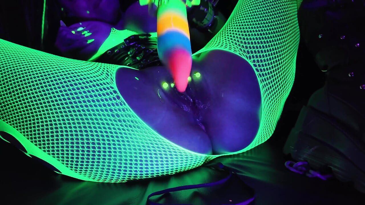 Hot Solo Play with Fucking and Sucking Endning!