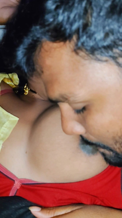 Indian sadi wali bhabhi - Vegetable selling sister-in-law and unknown people buying vegetables hot movie. | Clip 1