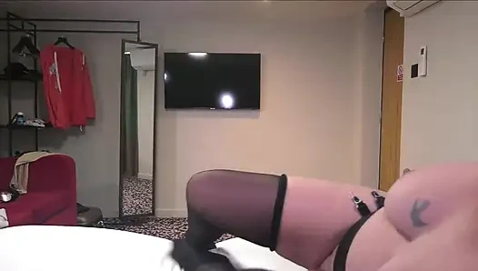 Yanlışlıkla odana geldim ve sonunda sikişiyoruz