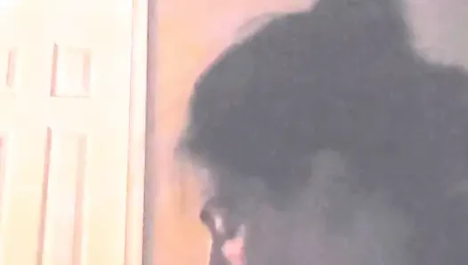 En ateşli orta yaşlı seksi kadınla başka bir harika sakso, yüz sikişi, gırtlağına kadar alma ve ağzına boşalma videosu