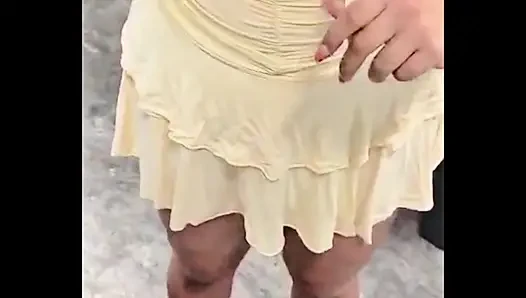 Blowjob spontan di toko furnitur