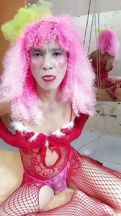 Transgender Le wearing sexy mesh socks porn playing with fake cans