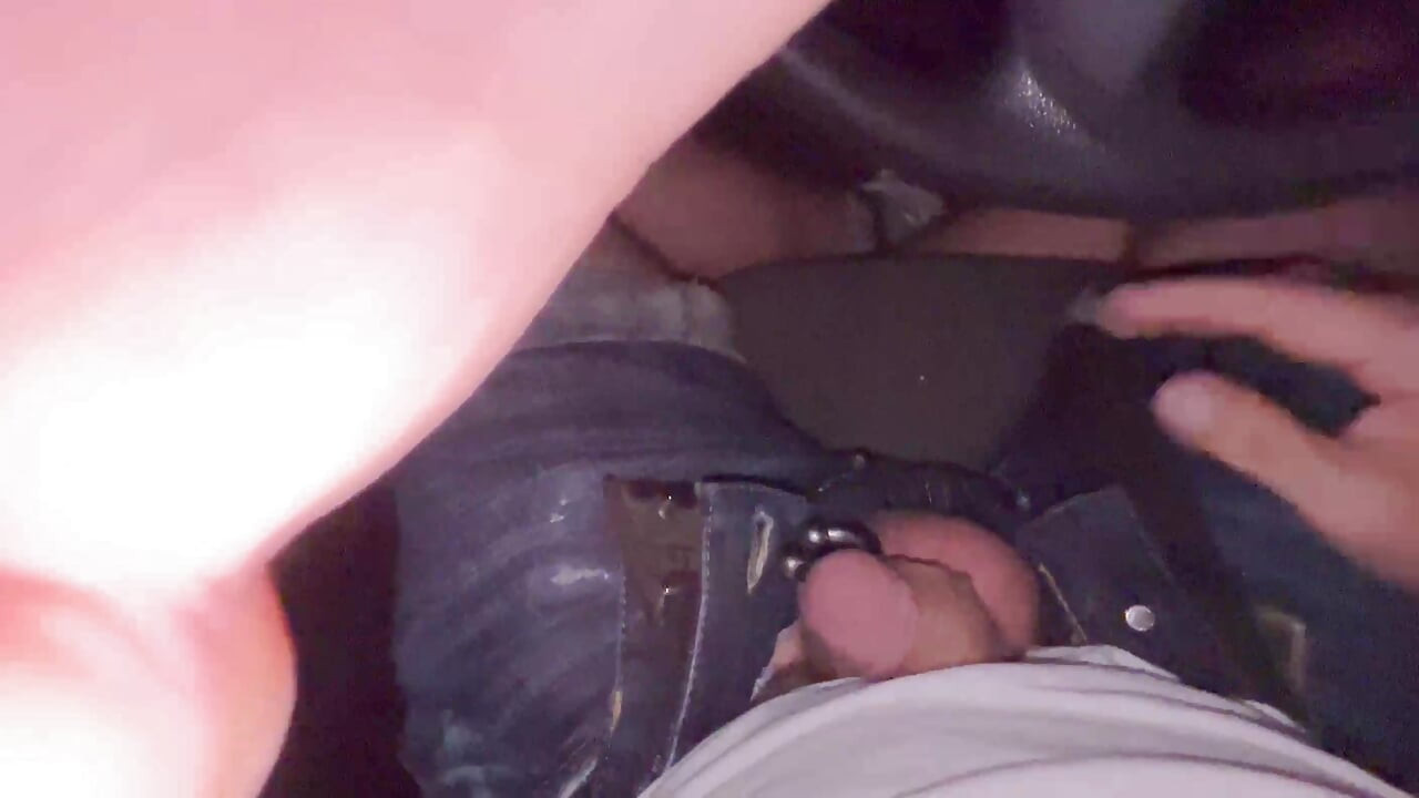 I fuck my car at night next to the public road