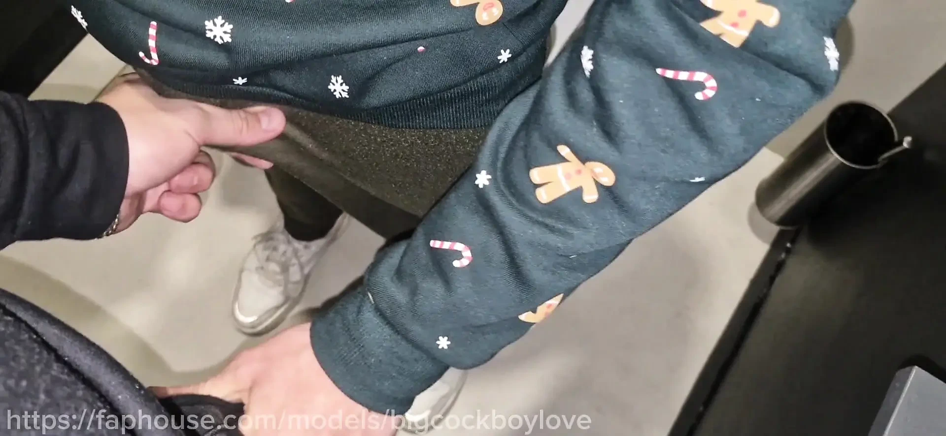 Cum in the glory hole, big dicks of guys spewing creampie on the toilet walls, go lick it
