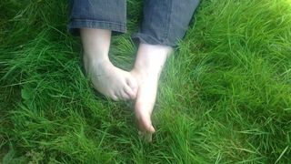 Играю в траве