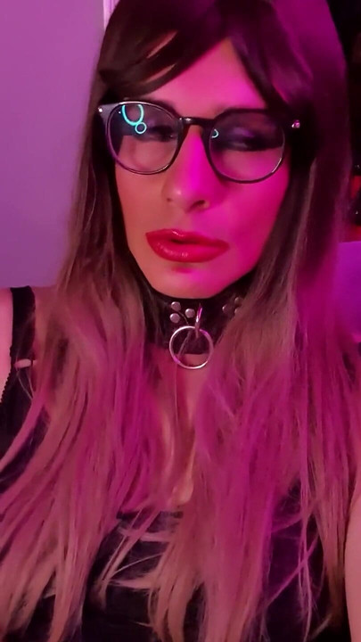 I am so fucking horny right now, I don't wear tights all to often but I just melt whenever I wear them