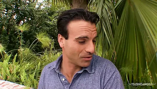 Cewek toket besar suka menunggangi kontol lebih dari apa pun