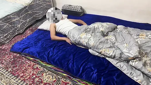 Ich habe mich in das haus gelegt, meine stiefmutter hat mich angemacht und wir