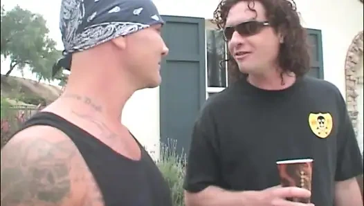 Lütfen Bana Daha Fazlasını Ver! - Büyük Memeli Sarışın Üçlü Sekste Sert Sikiliyor