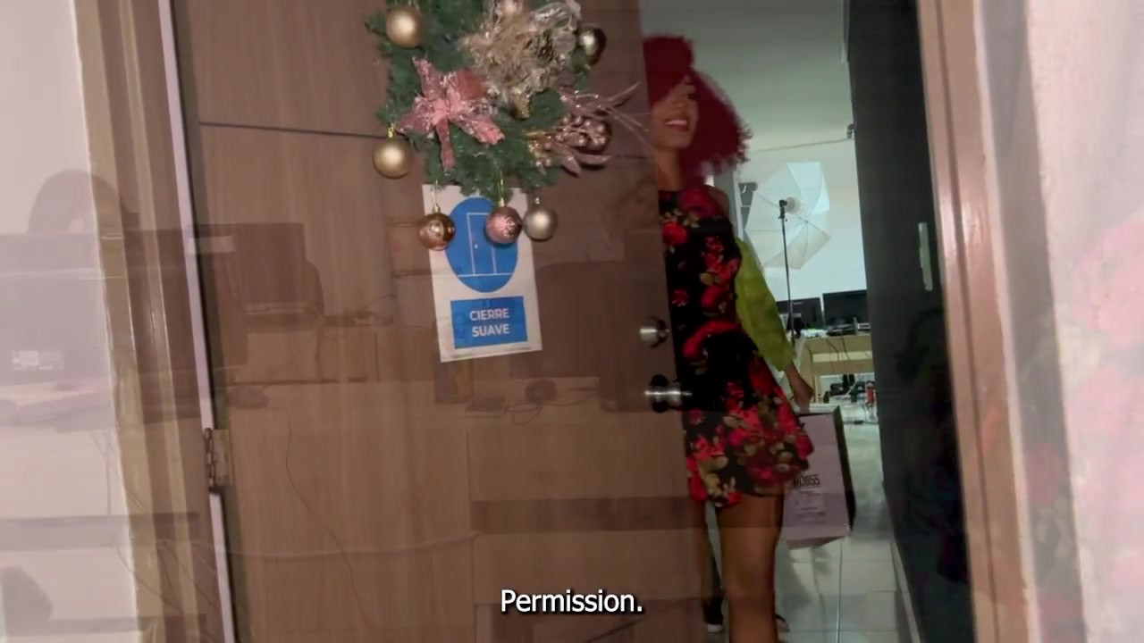 送货员最终在办公室与秘书们参加热辣的跨人种狂欢 - CelesteAlba