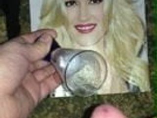 Сперма в рюмке для Gwen Stefani