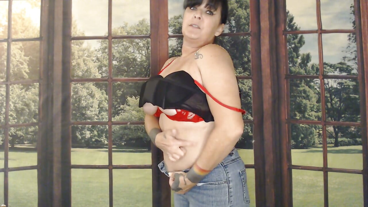 To Chubby for Tight Jeans Struggle