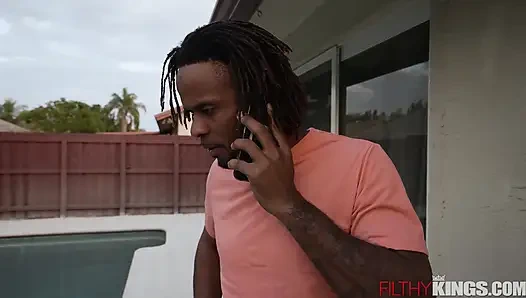 Соблазнительная падчерица приходит после моего большого черного члена