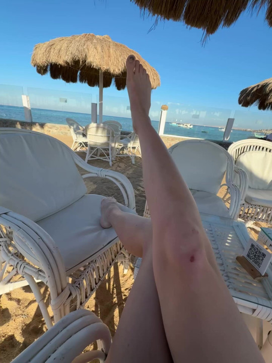 giantes worship big toes big legs in beach outdoor-I love teasing you - I know how you want me - but I remain only the chosen o