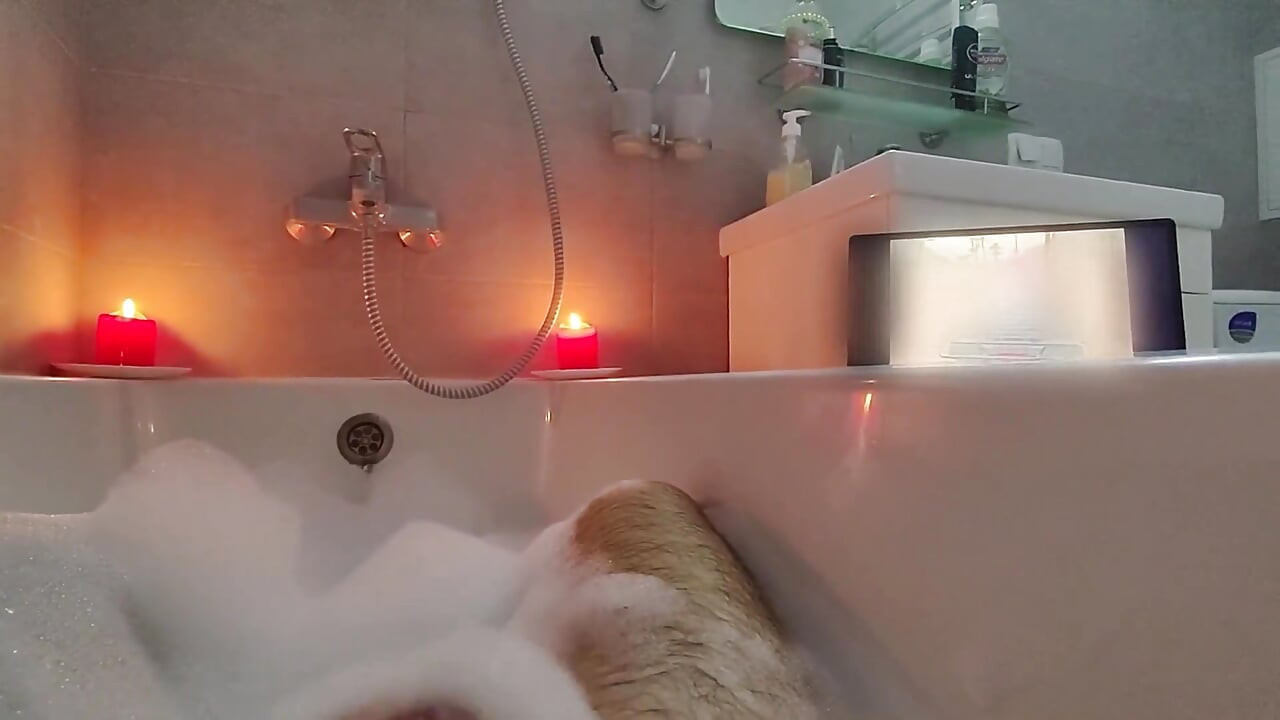 Covered in Foam - My Intense Bathroom Solo Finish