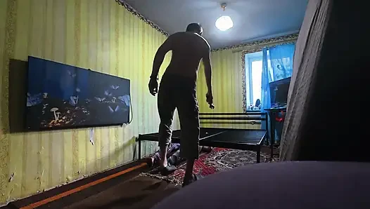 Di balik layar, tanpa editan. Kami sedang membangun tempat tidur seks baru