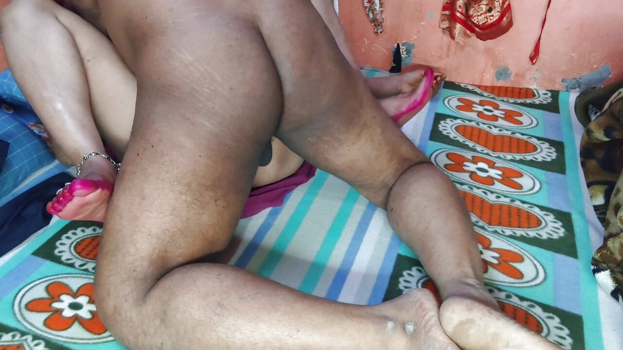 Meenu bhabhi ne banaya raj ka saath valantinday banaya bed par