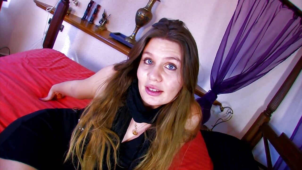 French beauty with big ass gets fucked at the casting